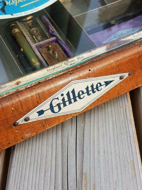 Zeldzame toonbankdisplay van Gillette uit de 50'r jaren.