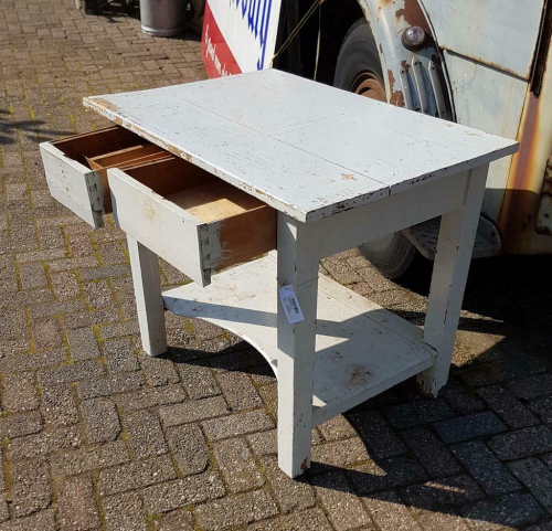 Authentieke brocante tafel voor in huis, keuken, badkamer, etc.&#128525; 