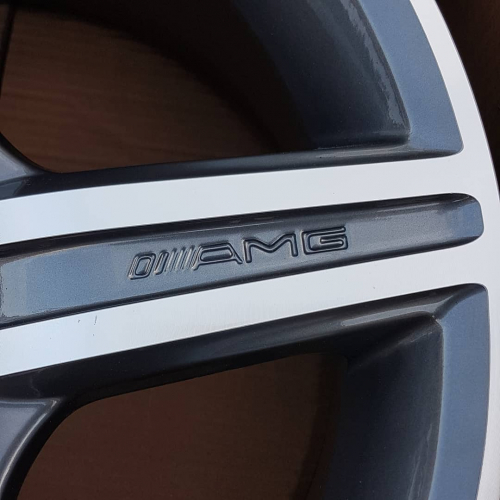 Nog nieuwe AMG velg van Mercedes , Mercedes Benz.