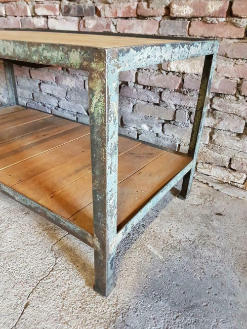 Industriële sidetable of tv meubel , stalen frame met hout