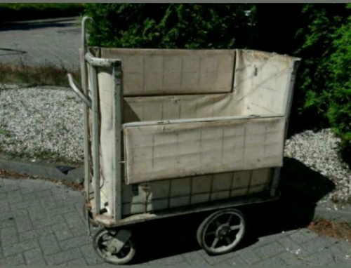 Stoere vintage trolley wagen , post , wasserette , ex USSR 