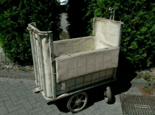 Stoere vintage trolley wagen , post , wasserette , ex USSR 