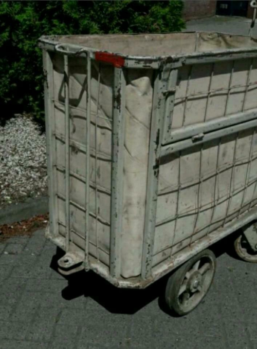 Stoere vintage trolley wagen , post , wasserette , ex USSR 