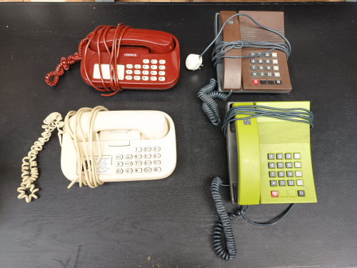 Retro , vintage huis telefoons , origineel uit de 80'r jaren !