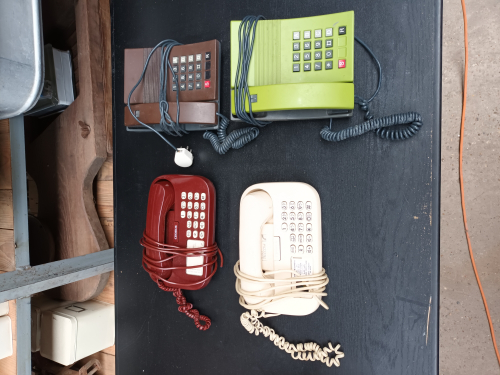 Retro , vintage huis telefoons , origineel uit de 80'r jaren !