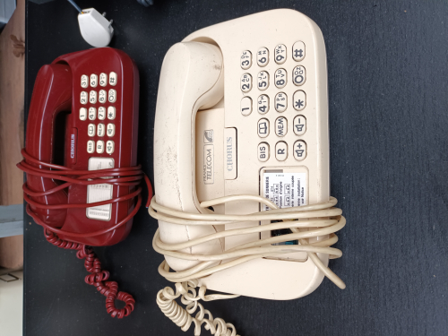 Retro , vintage huis telefoons , origineel uit de 80'r jaren !