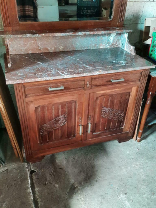 Eiken commode bruin marmer en geslepen spiegel