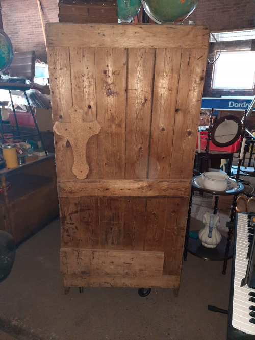 Vintage houten kledingkast opbergkast locker uit Oostblok